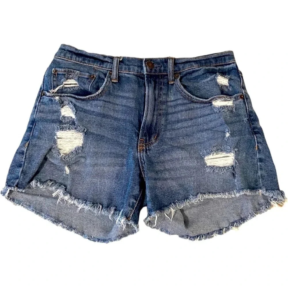 ABERCROMBIE & Fitch distressed jean shorts. Mid rise Boyfriend short.